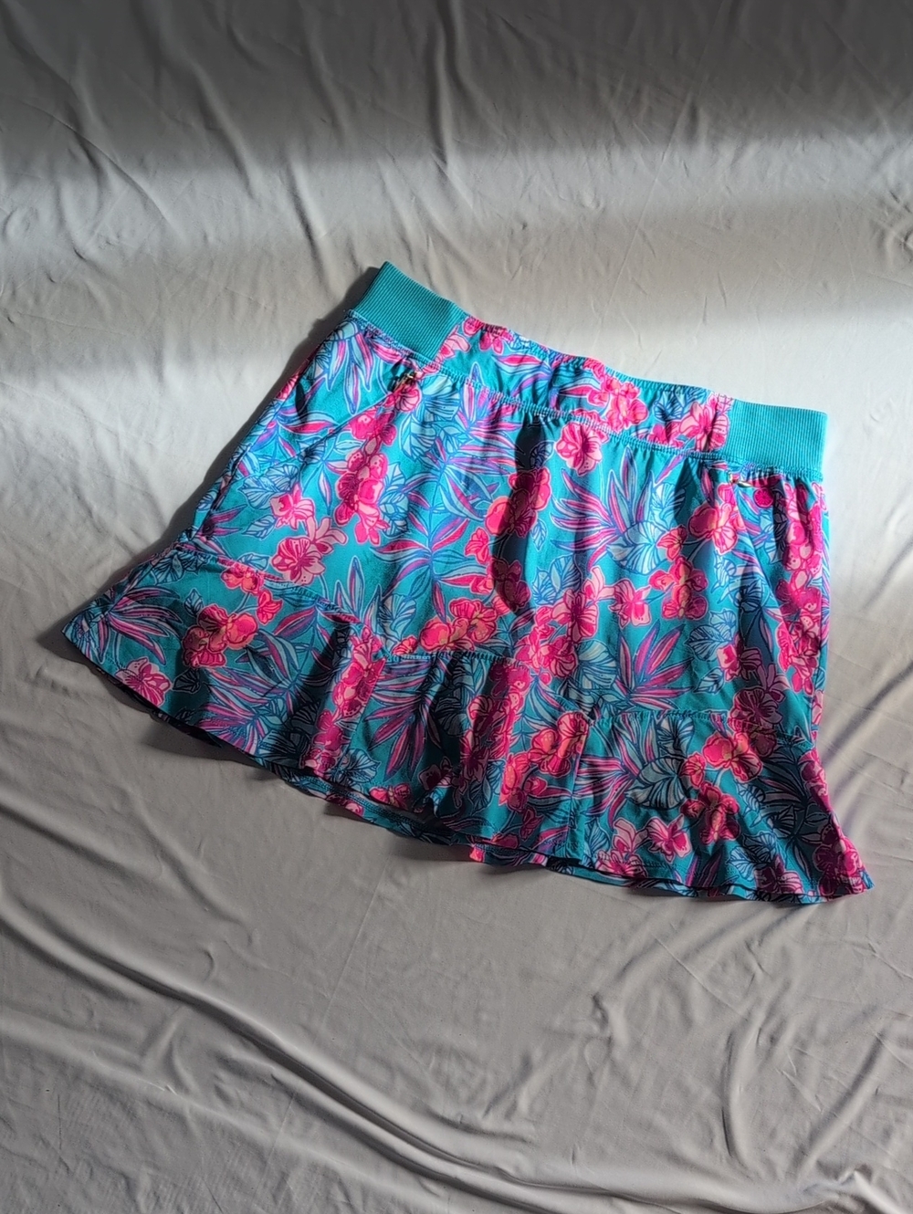 Fara Skort In Cumulus Blue Orchid Oasis
